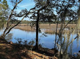 27 Pleasant Place Dr, Beaufort, SC 29907