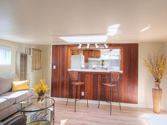 3rd image of 17973 Helen Way