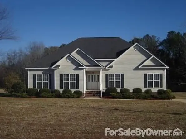 8453 Carter Grove Dr, Elm City, NC 27822
