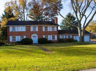 19070 Orchard Heights Dr, South Bend, IN 46614