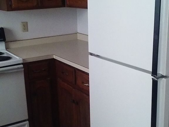 3rd image of 2313 Beaumont Dr APT B
