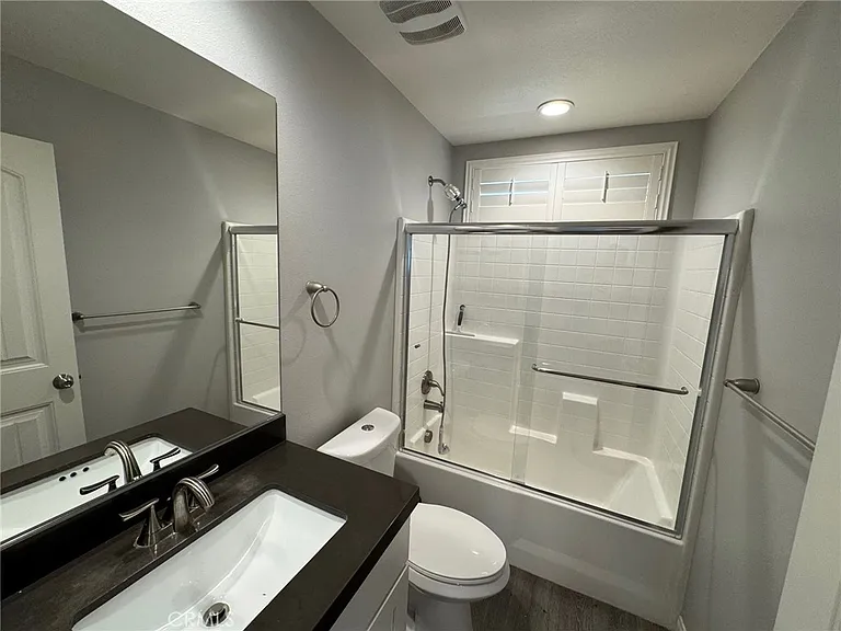 501 Villa Way — Photo 23