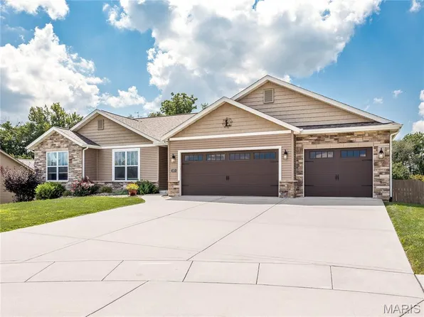 1873 Appleton Ct, Maryville, IL 62062