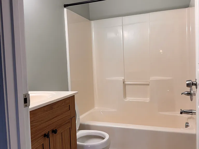 292 Audley Ave #B — Photo 12