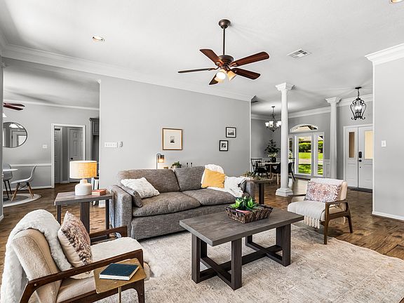 5th image of 1104 Western Ridge Dr