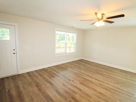 5th image of 1207 Gaston Ave