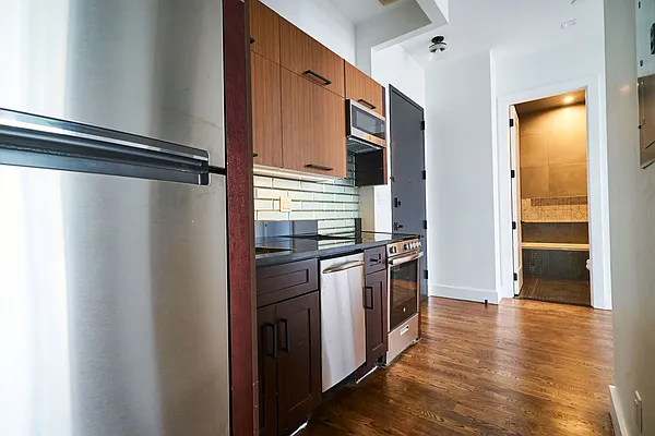 Rented by Lodger Corp | media 14