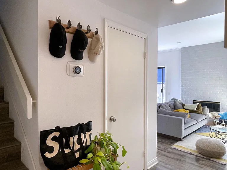 1655 Greenfield Ave #29 — Photo 11