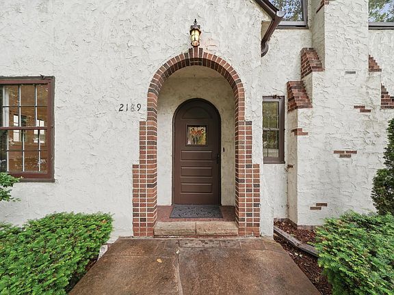5th image of 2189 Saint Clair Ave