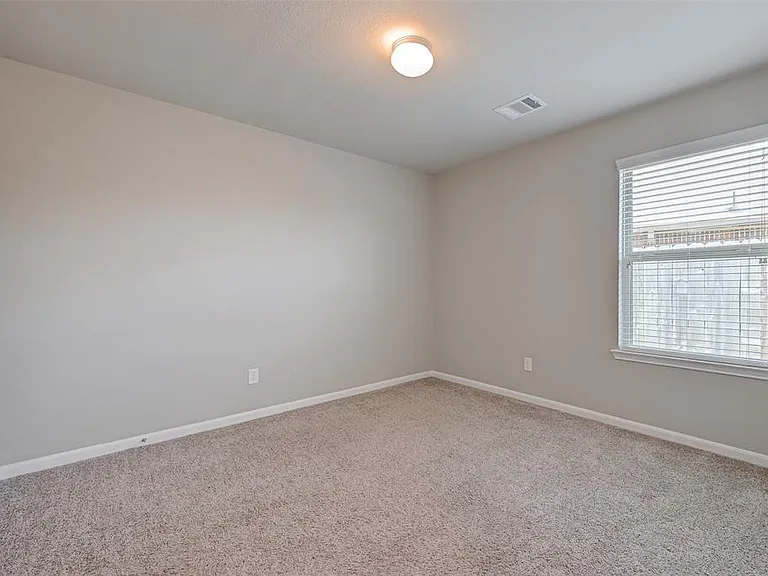 2206 Mirror Ridge Ct — Photo 19