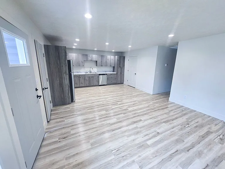 308 E 13th St #2 — Photo 5