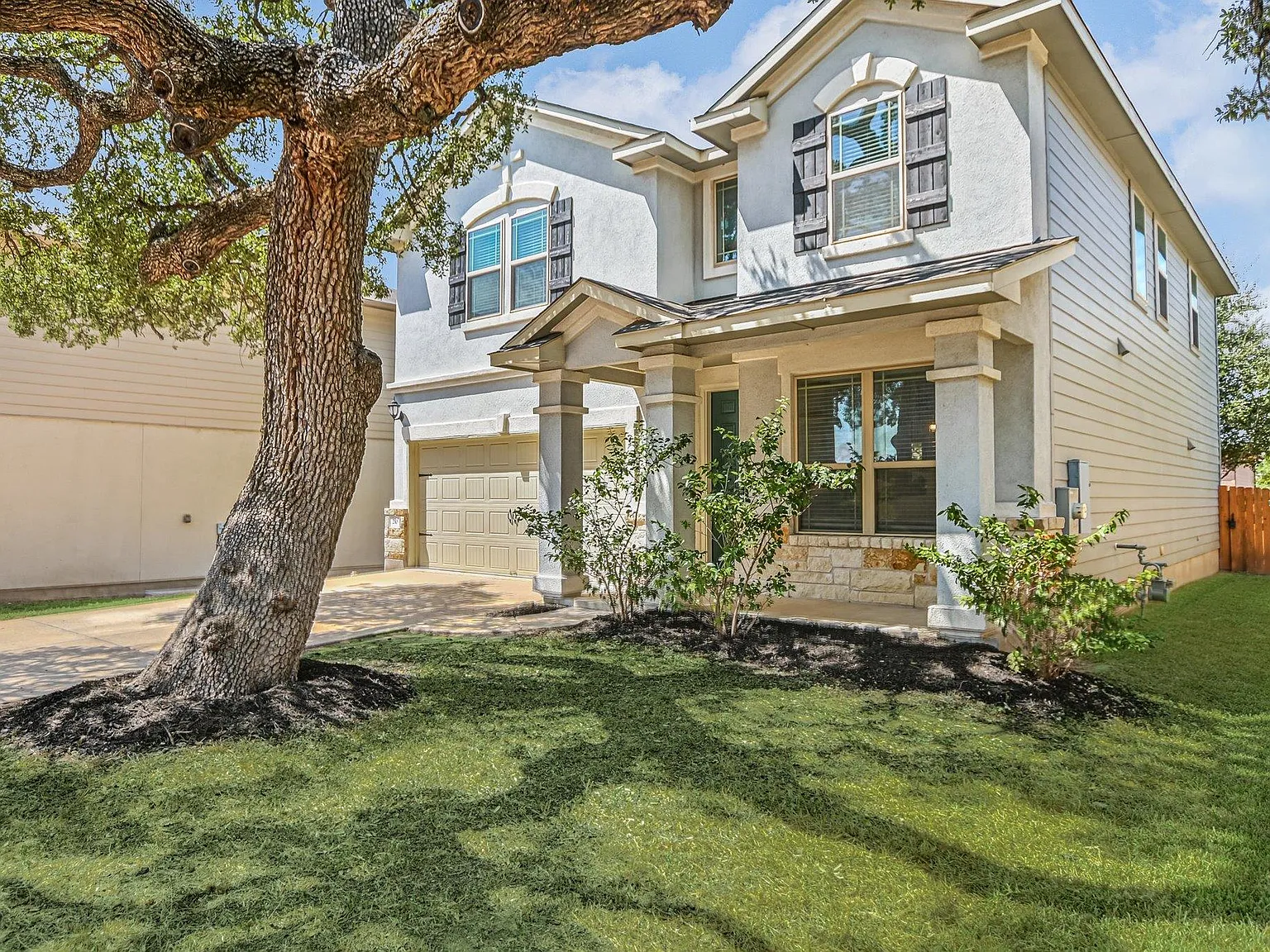 3 bed, 2.5 bath, 2233 sqft, $2,695 — Photo 1