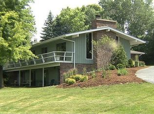 520 Signal Hill Rd, North Barrington, IL 60010