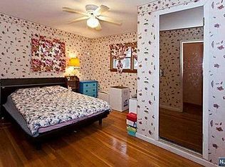 15 Holly Ln, Cresskill, NJ 07626