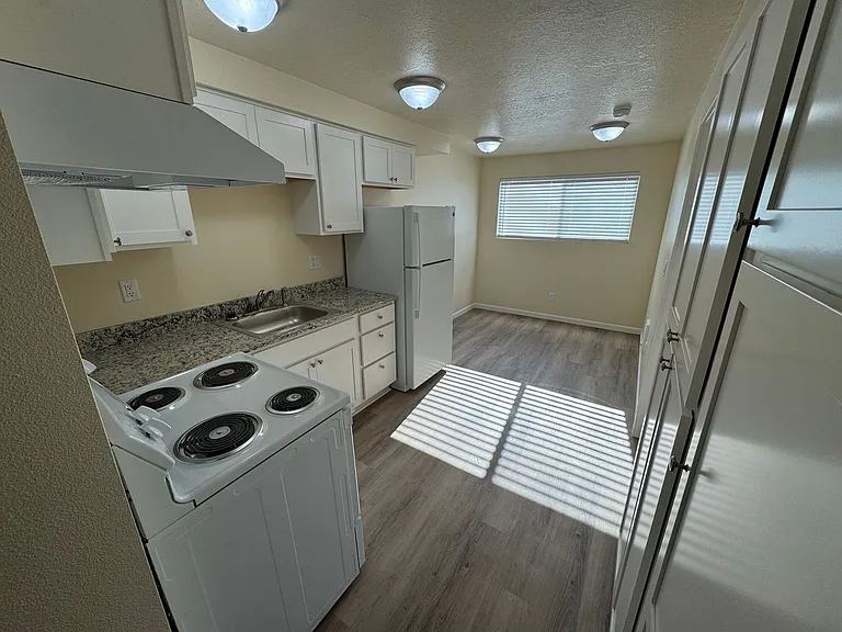 2215 Elm St SW — Photo 51