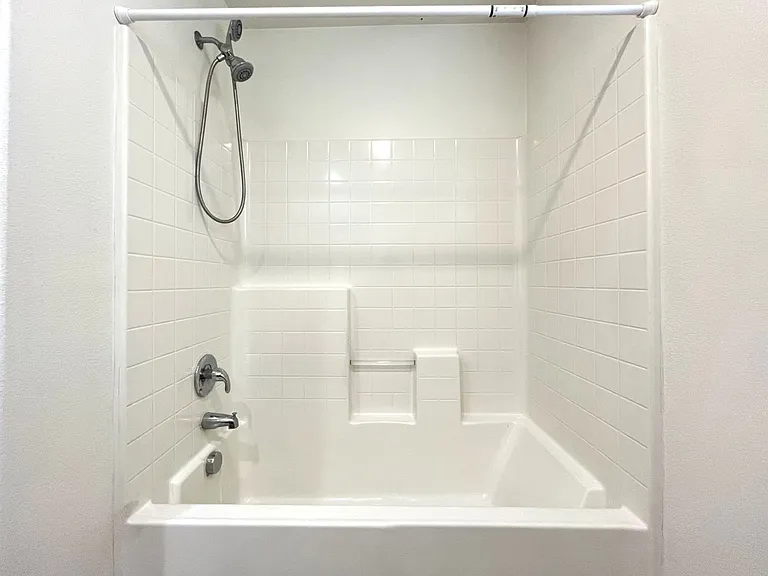 14601 Serenade Dr — Photo 35