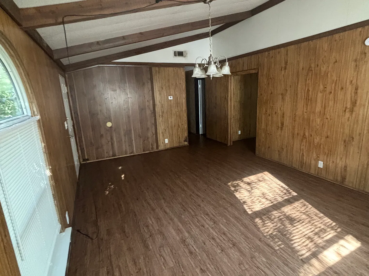 1509 Elyse Dr — Photo 2