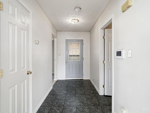 5th image of 11 W Arlington Dr