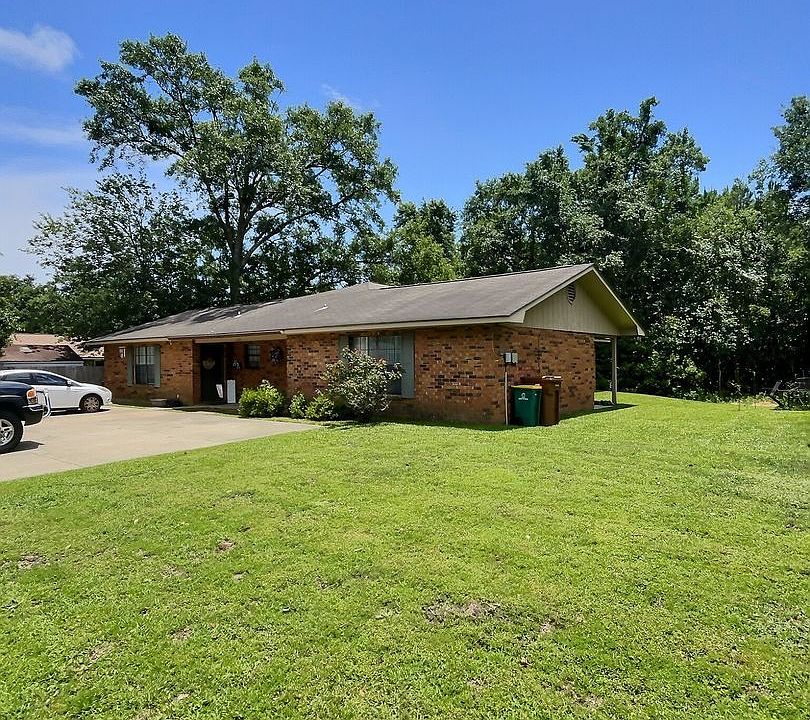 1st image of 1109 Hickory Dr #B