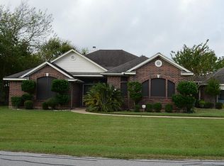 908 Robinson Rd, La Porte, TX 77571