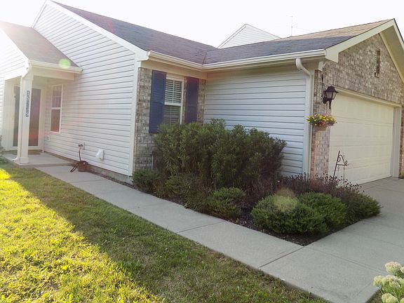 2nd image of 15239 Fawn Meadow Dr