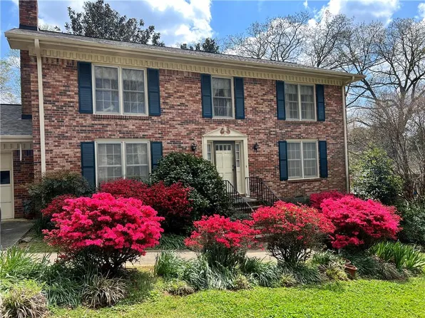 4582 Ridgeland Dr, Lilburn, GA 30047