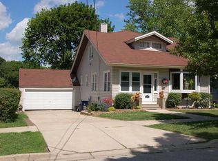 432 S River Rd, Algonquin, IL 60102