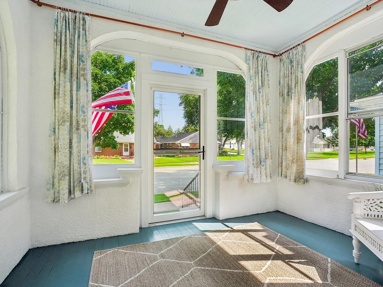 3 bed, 1.5 bath, 1489 sqft, $1,800 — Photo 4