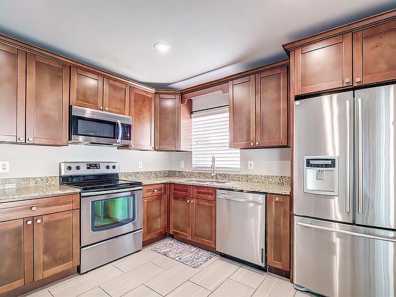5th image of 12415 Mondragon Dr