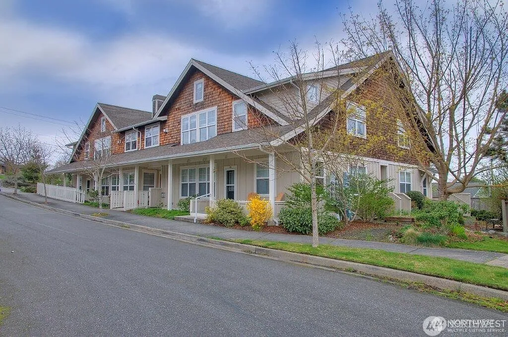 350 Castellano Way #201 photo 1
