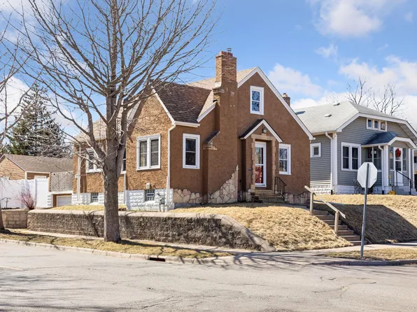 1058 Hawthorne Ave E, Saint Paul, MN 55106