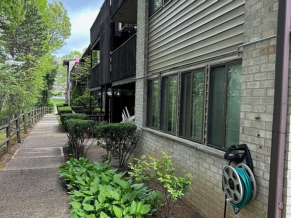 4th image of 2 Secora Road #C20