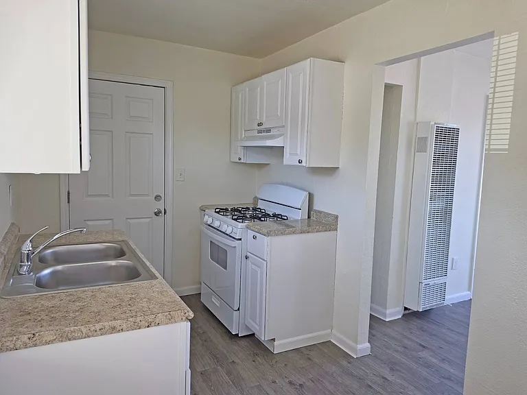 1161 Benicia Rd #C4 — Photo 6