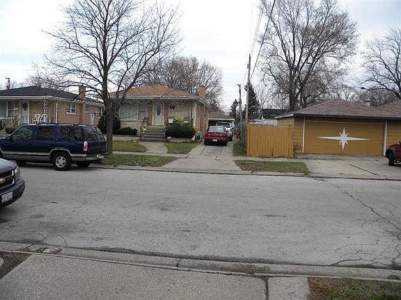 4th image of 14516 Dante Ave