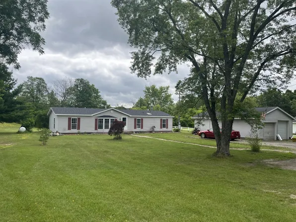 1172 N Greenville Rd, Stanton, MI 48888