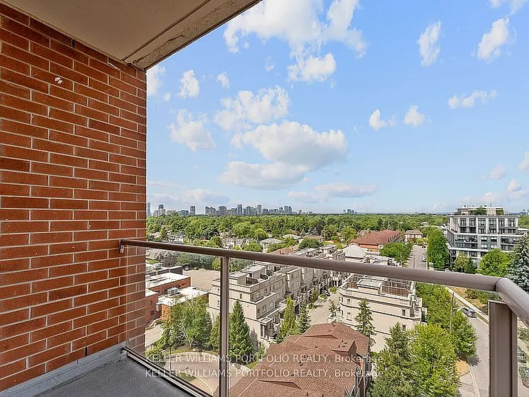 2 Clairtrell Rd #1210 — Photo 31