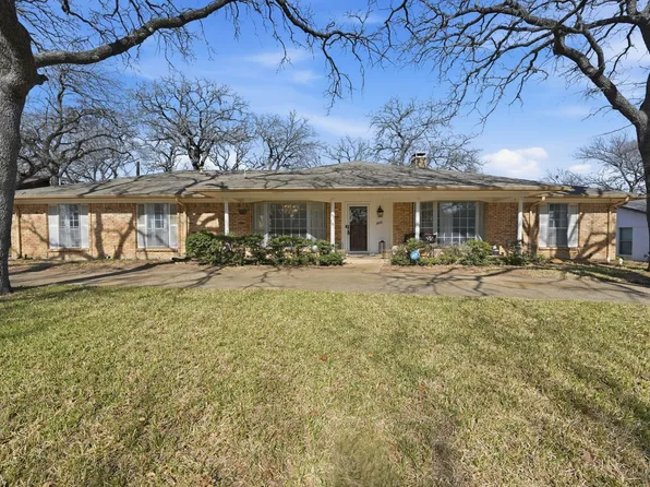 1605 Northlake Ct, Arlington, TX 76012