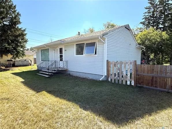 301 26th STREET W, Battleford, SK S0M 0E0
