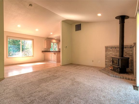 4th image of 19113 21st St S