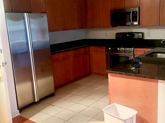 4th image of 3201 Saint Paul St Unit 120