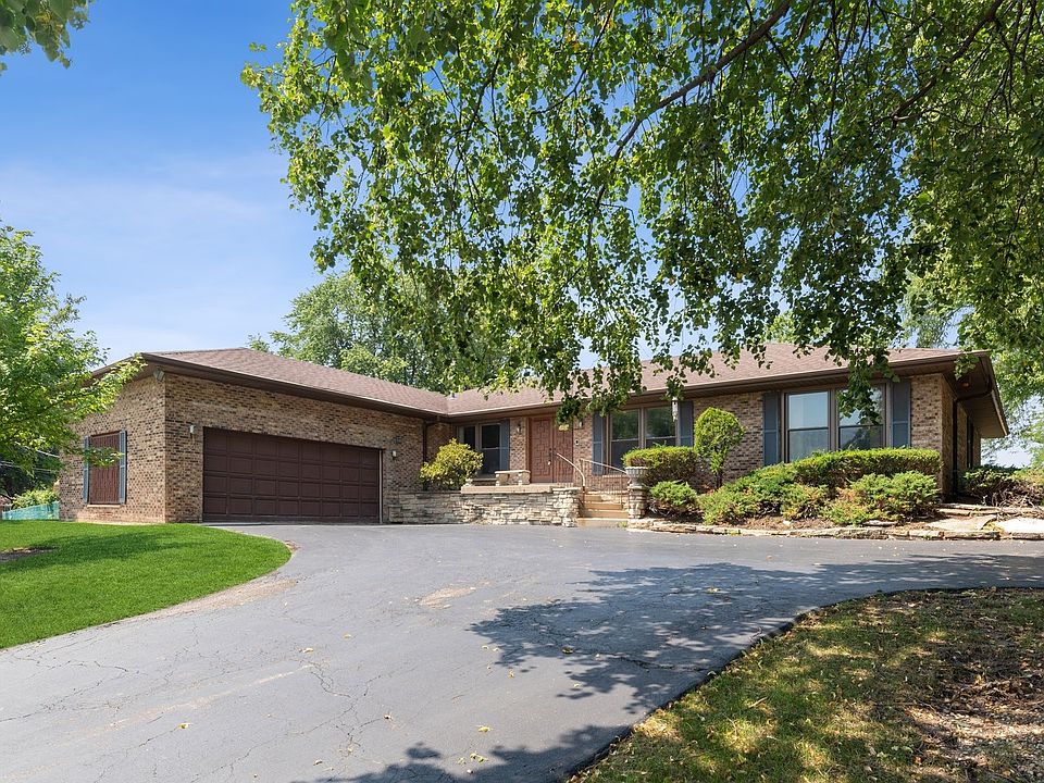 1st image of 590 E Diane Dr