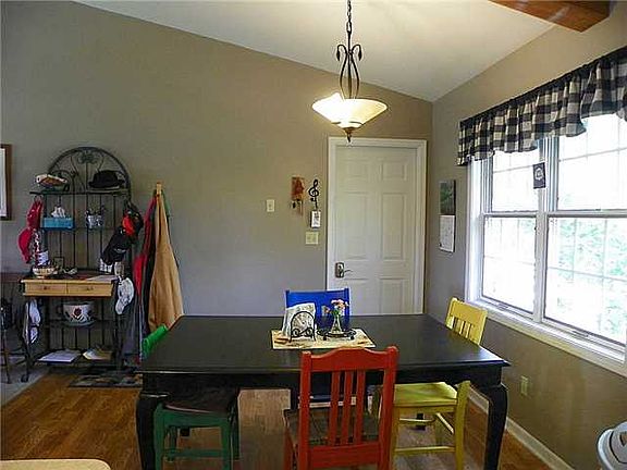 3rd image of 207 Misty Ln
