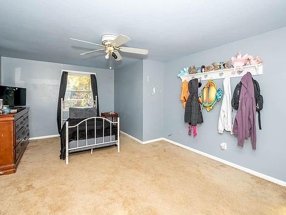 2nd image of 174 Wilson Ave