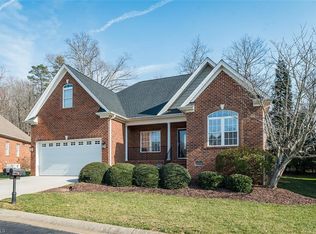 124 Peppertree Dr, Mebane, NC 27302