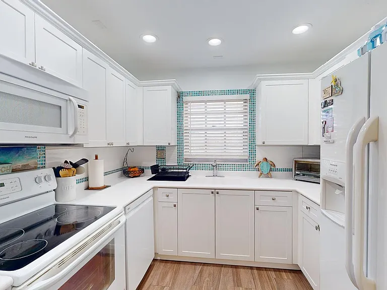 1717 N Dovetail Dr #D — Photo 7