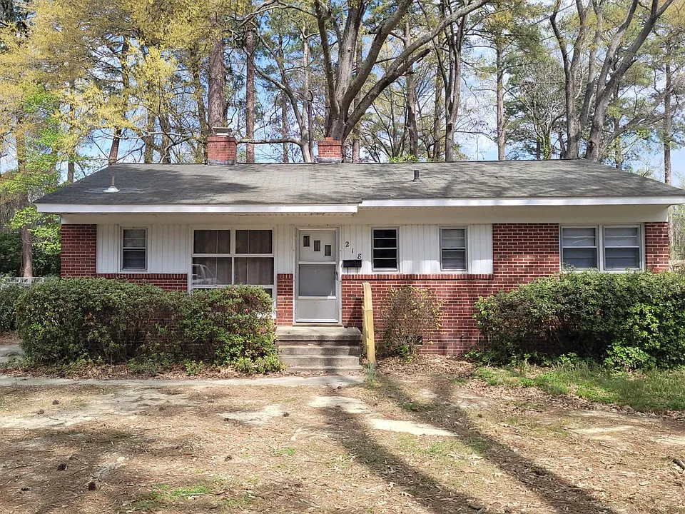 218 Clifton Rd