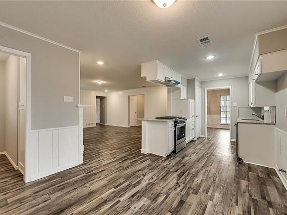 5th image of 2325 Schirra Way