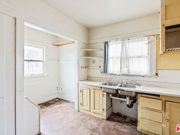 5th image of 3778 S Harvard Blvd