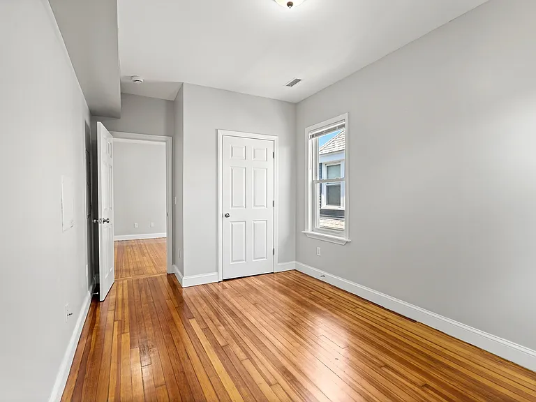 51 King St #3 — Photo 7