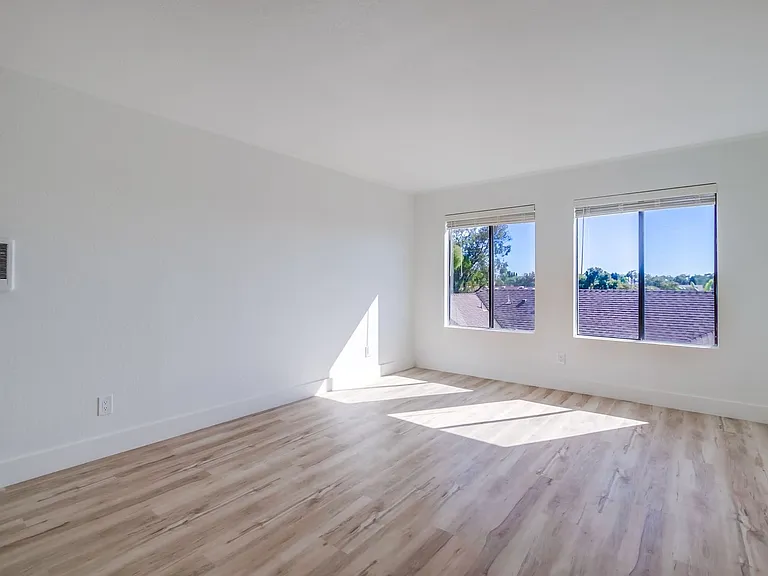 The Lucci | Renovated 1 & 2 Bedroom Apartments in Clairemont — Photo 16